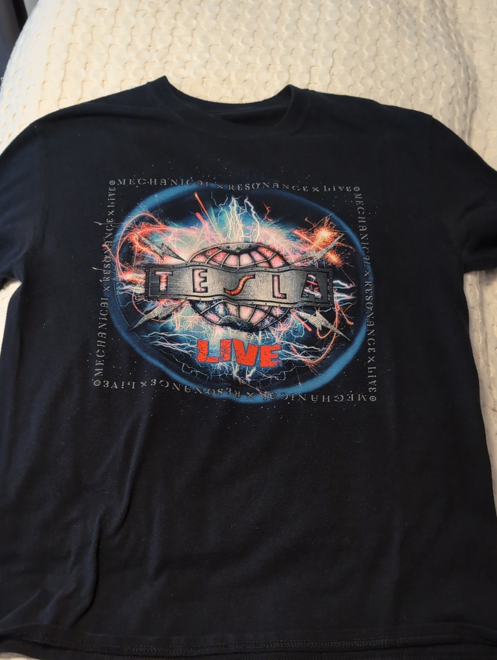 Tesla Band Shirt 2016 Tour 30 Years Strong Concert Tee Tagless L